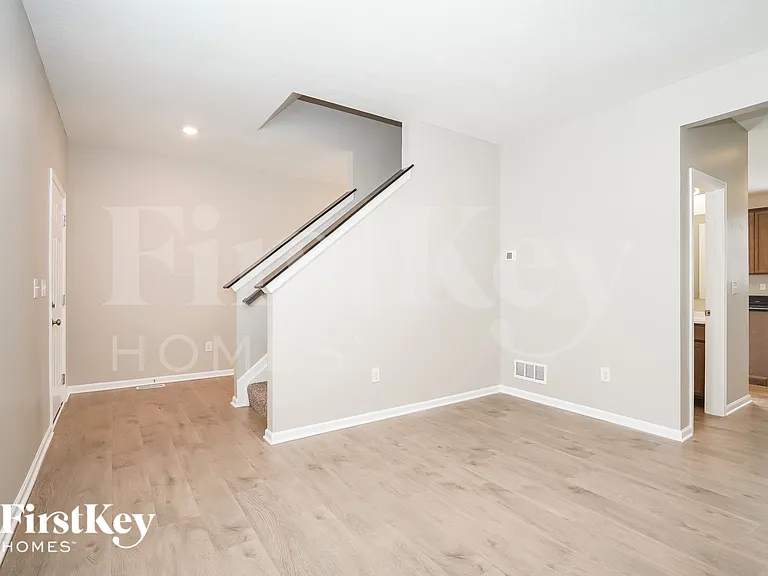 248 Faulkner Dr — Photo 2
