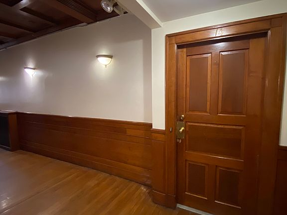 4th image of 33 Chestnut St