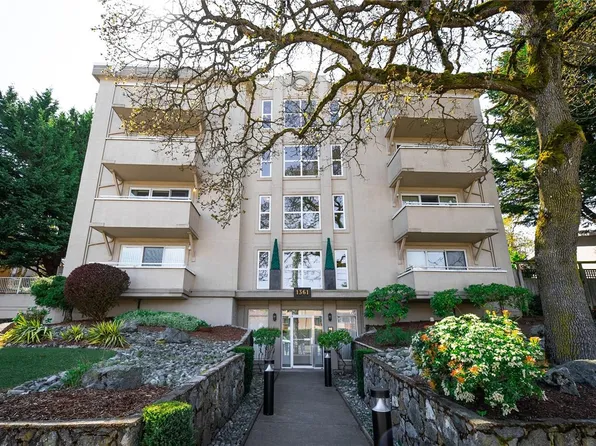 1361 Hillside Ave #204, Victoria, BC V8T 2B3