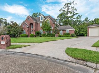 2902 Wilshire Ln, Baytown, TX 77521