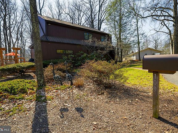 3rd image of 109 Ridge Rd