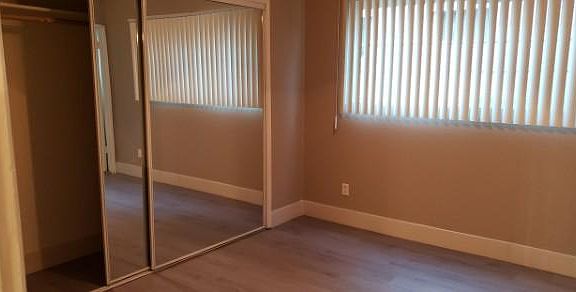3rd image of 18605 Clark St APT 9
