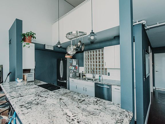5th image of 930 Acoma St Unit 205