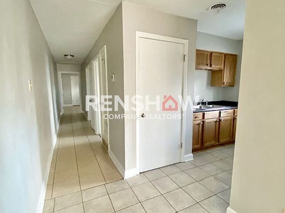 5th image of 1057 Treadwell St