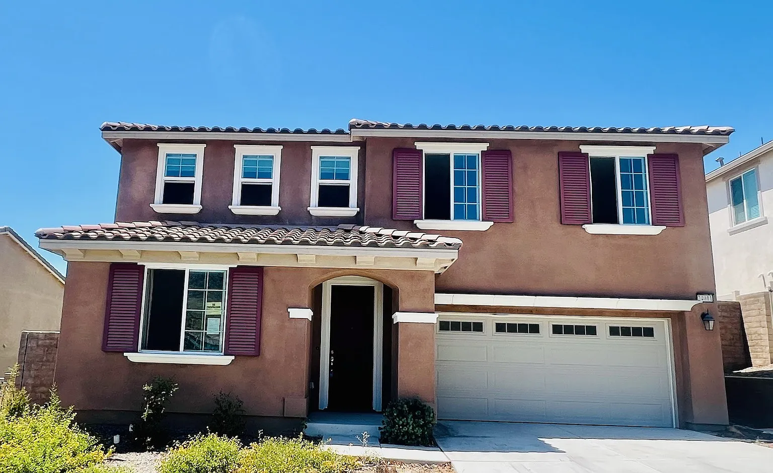 4 bed, 2.5 bath, 2680 sqft, $4,000 — Photo 1