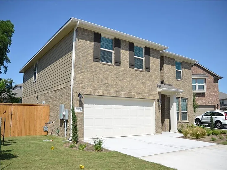14403 McCoy Loop — Photo 2