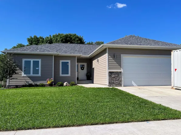209 Lexington St, Elk Point, SD 57025