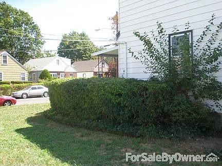 3rd image of 90 Ruxton St
