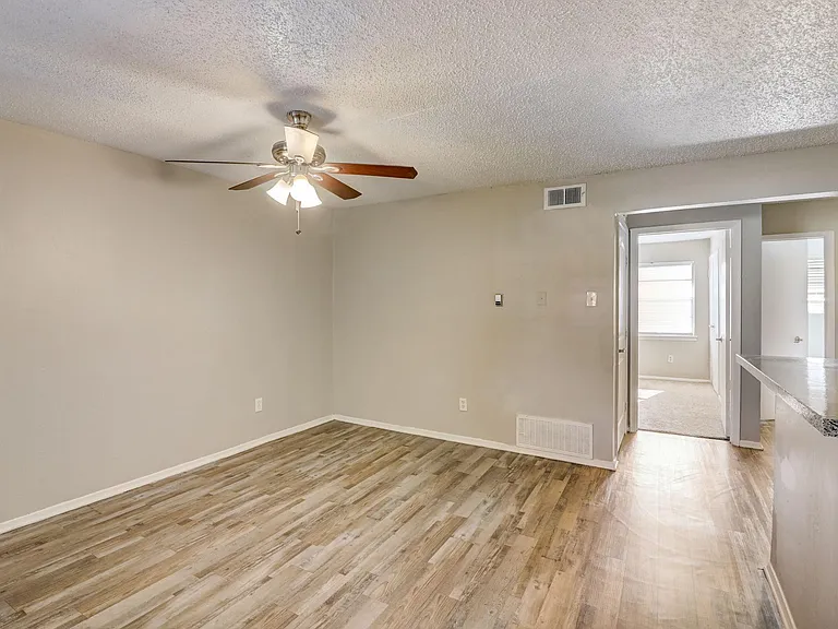 Polk Villas — Photo 12
