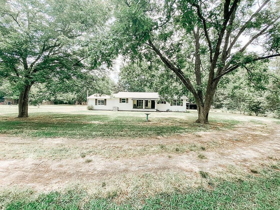 1st image of 546 Railroad Ave