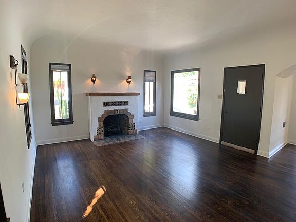4th image of 2338 Lake View Ave