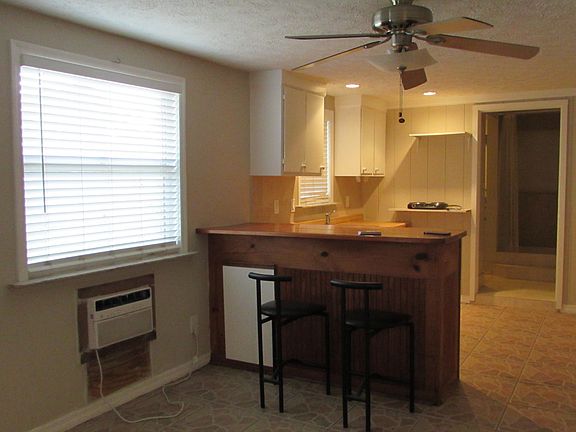 5th image of 1558 NE Sunview Ter