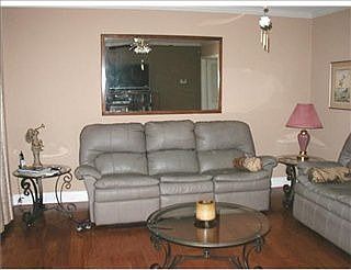 2nd image of 536 Chatsworth Dr