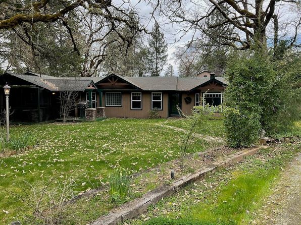 439 Canyon Oak Dr, Grants Pass, OR 97526