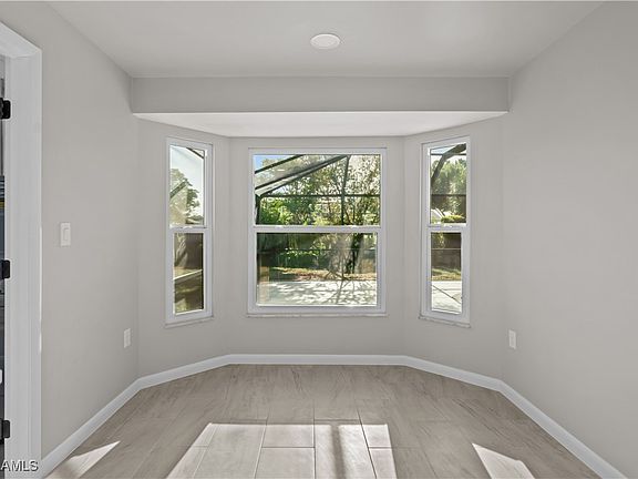 5th image of 5327 Shalley Cir W