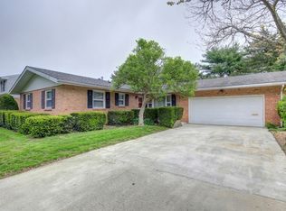 2508 Pond St, Urbana, IL