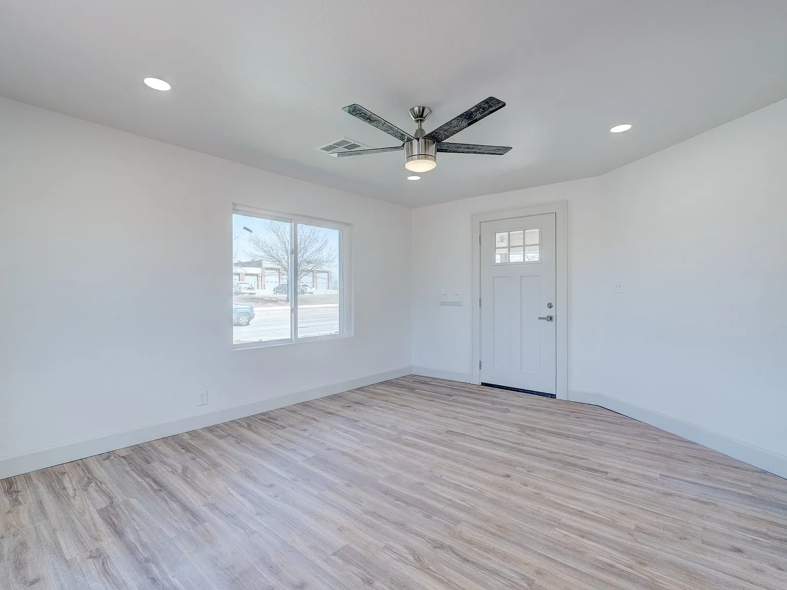 1216 Northeast 8th Street - 1 — Photo 2