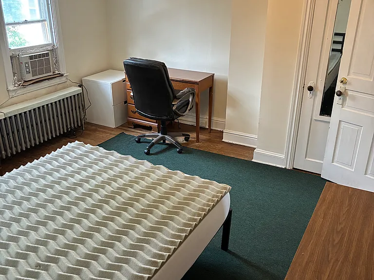 410 Polk St — Photo 12