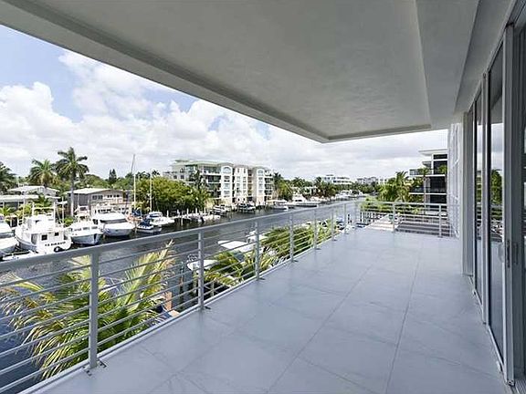 5th image of 151 Isle Of Venice Dr APT 3A