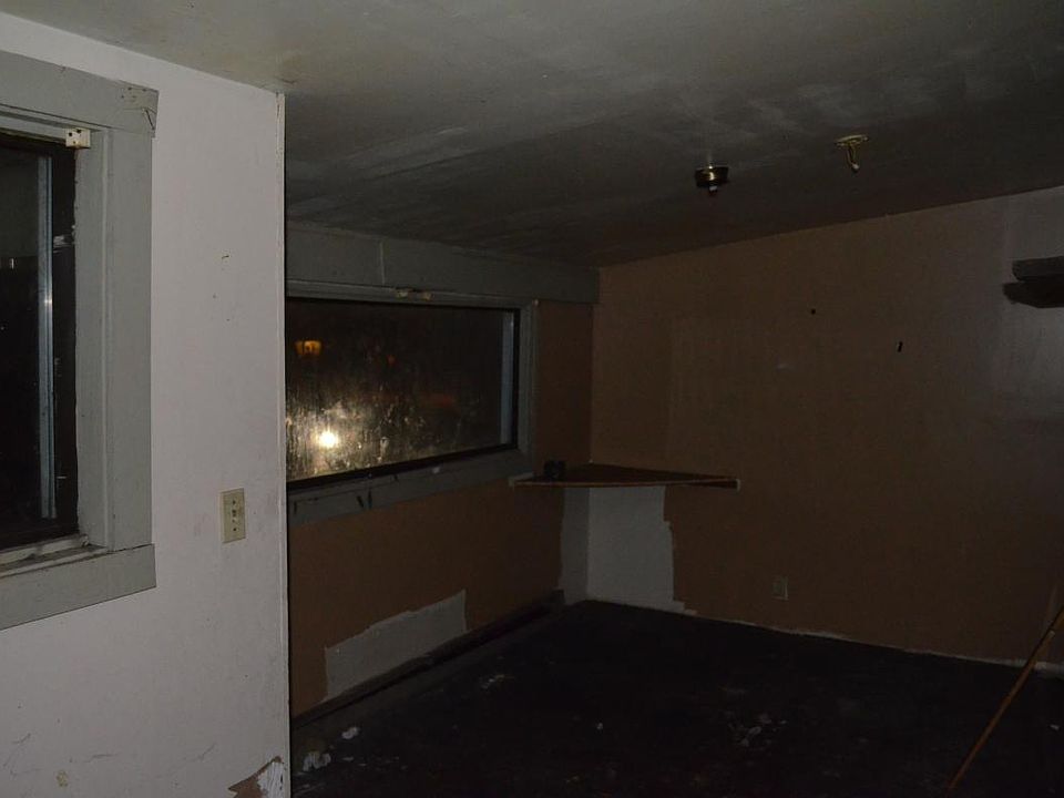 Building Photo 4