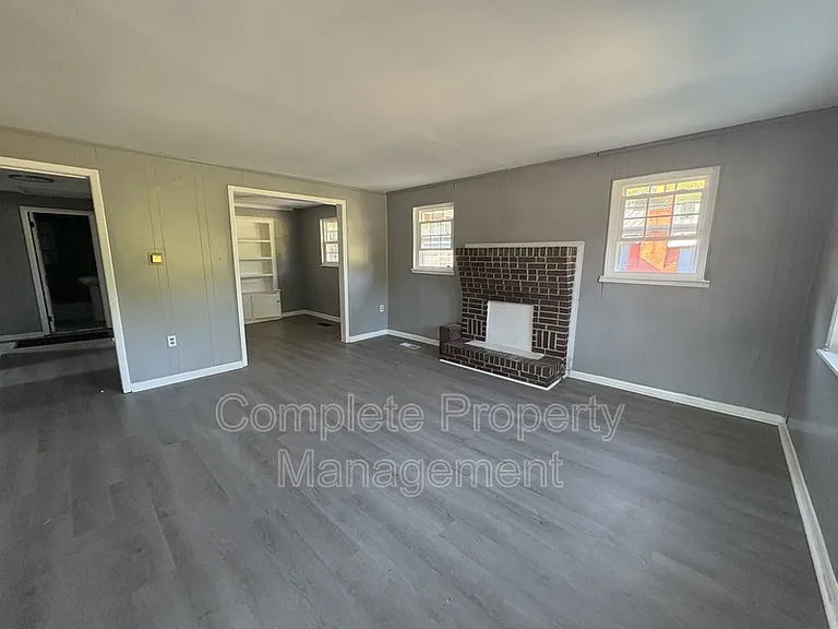 3533 Jefferson Ave SW — Photo 2