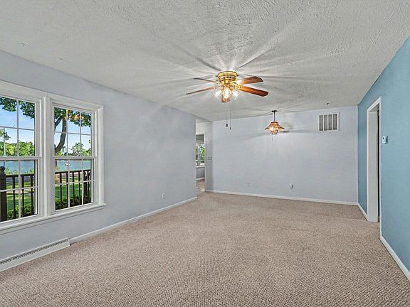 3rd image of 131 Riverside Dr