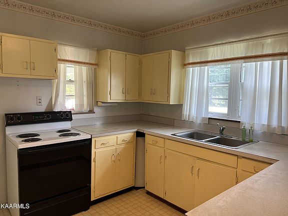 4th image of 813 Hickory Dr