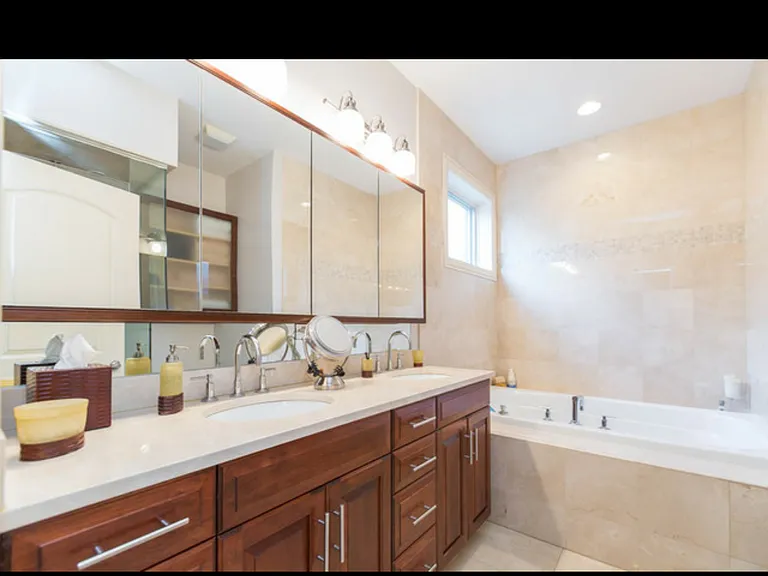 1523 W Huron St #2 — Photo 17