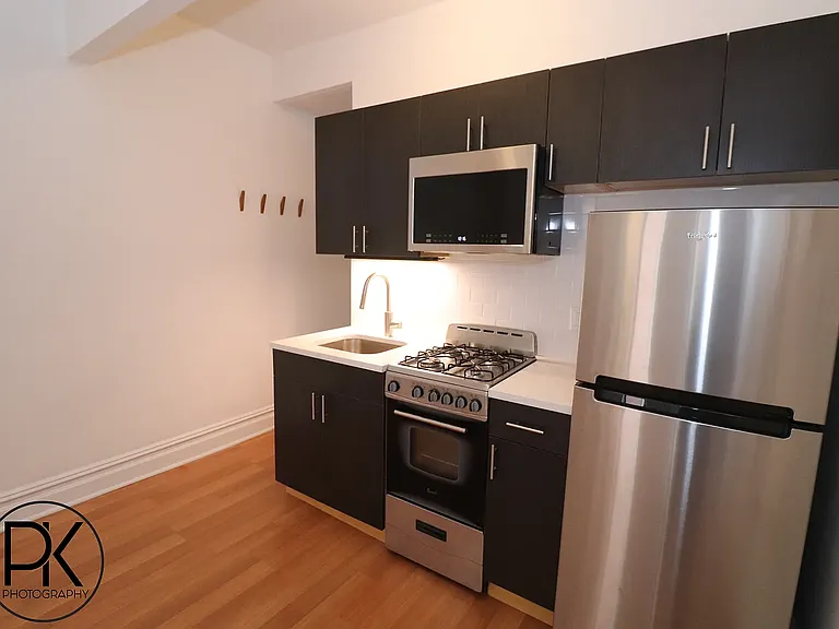 122 Bedford Ave #2RR — Photo 7