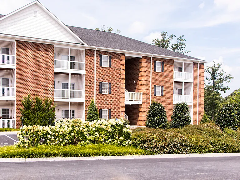 Kendall Square Apartments — Photo 1
