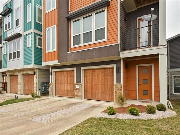 4th image of 2004 Dinsdale Ln #152C