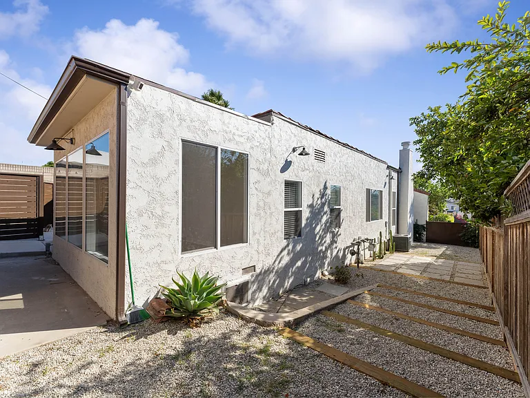 5001 W 20th St — Photo 32