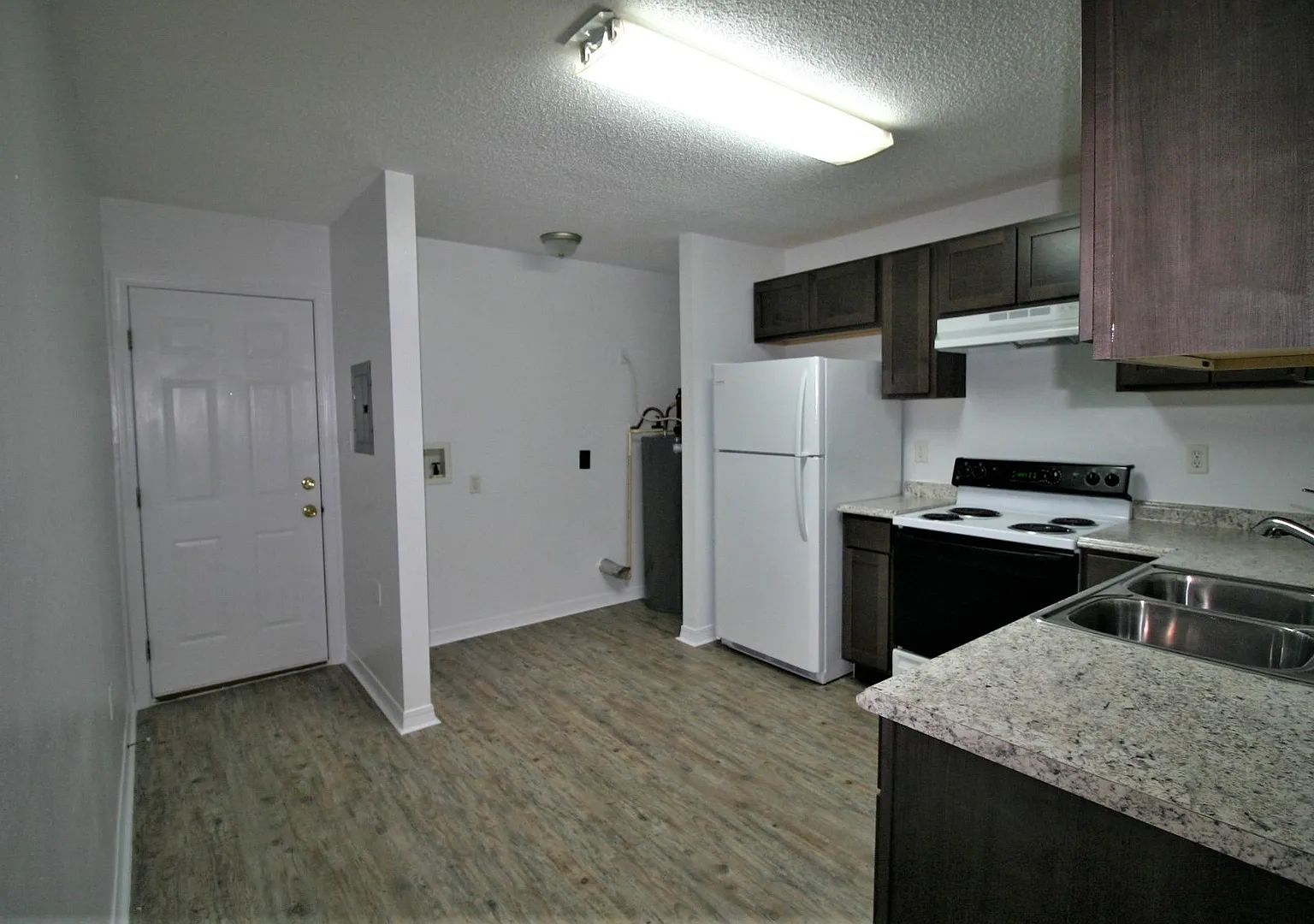 Brock Ave 538 — Photo 2