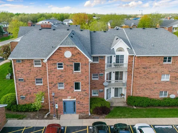 1330 Cunat Ct APT 3A, Lake In The Hills, IL 60156