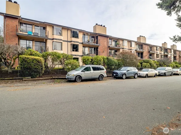 22700 28th Avenue S #208, Des Moines, WA 98198