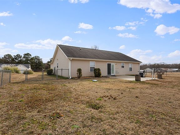 3rd image of 106 Chicoma Dr