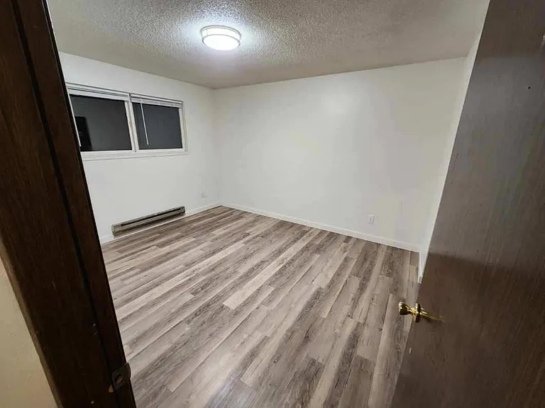 629 SE Franklin St #27 — Photo 3