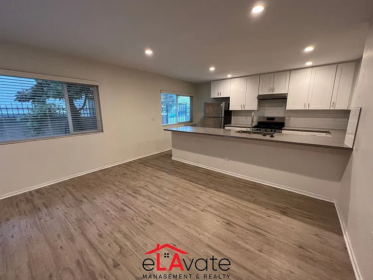 12625 Pacific Ave #4 — Photo 5