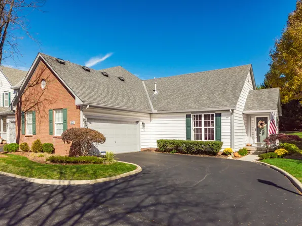 6460 Upper Lake Cir, Westerville, OH 43082