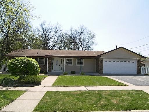 1st image of 319 E 165th Pl
