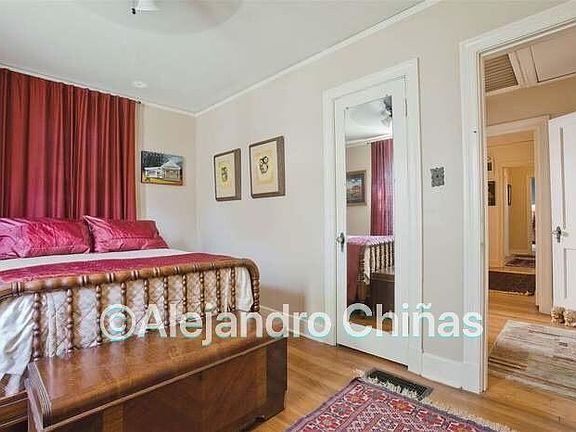 4th image of 2234 York Ave