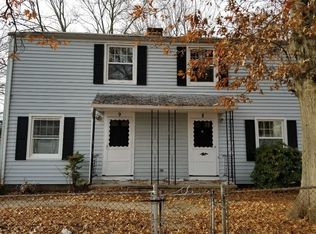 8 Hilltop Rd, New Haven, CT 06515