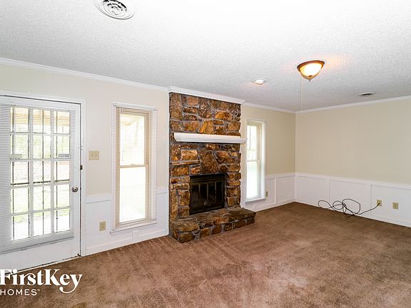 3rd image of 2786 Dromedary Dr