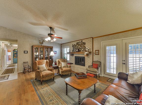 5th image of 2215 Oak Bnd