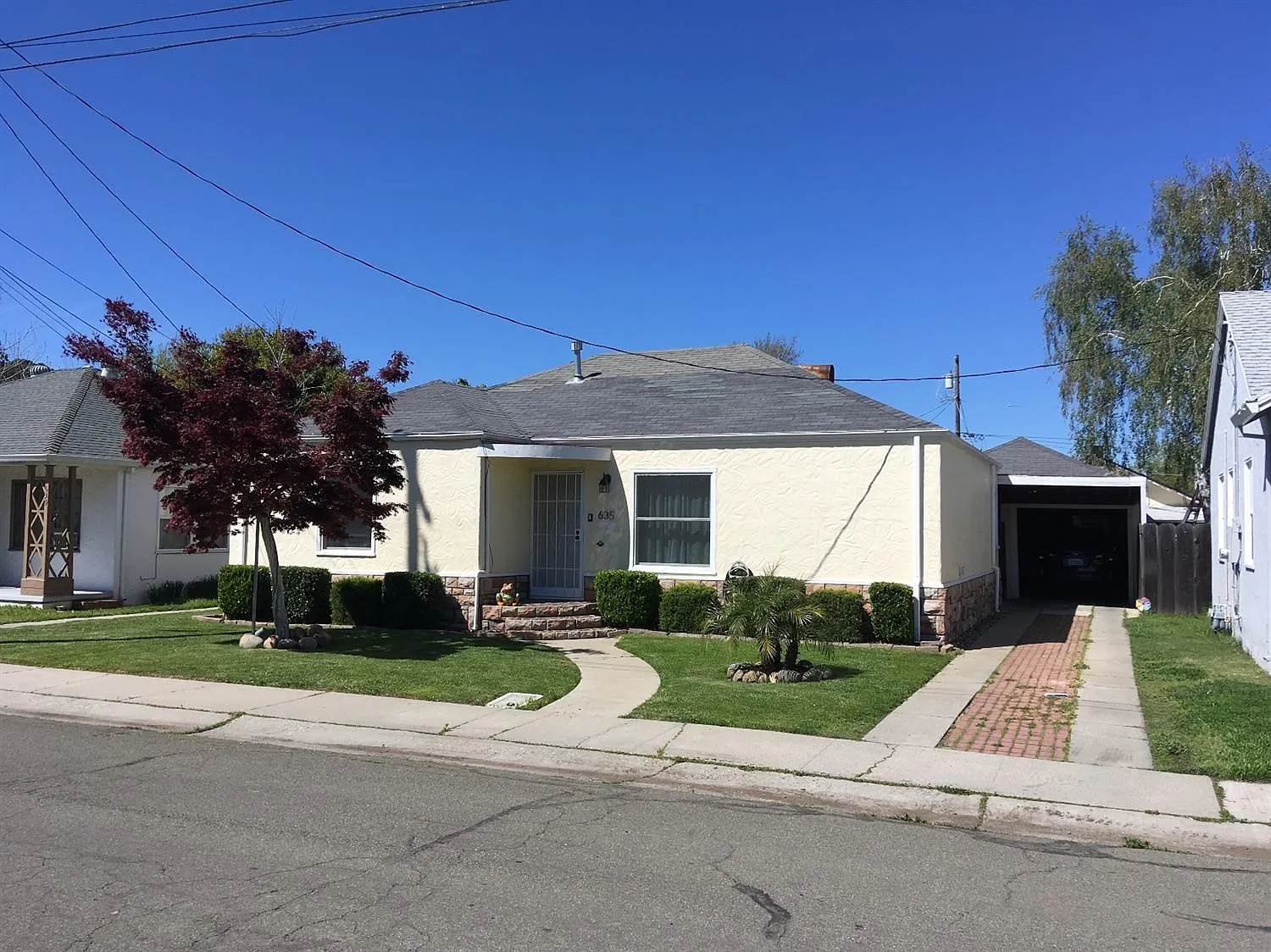 635 Brooks Ave photo 1