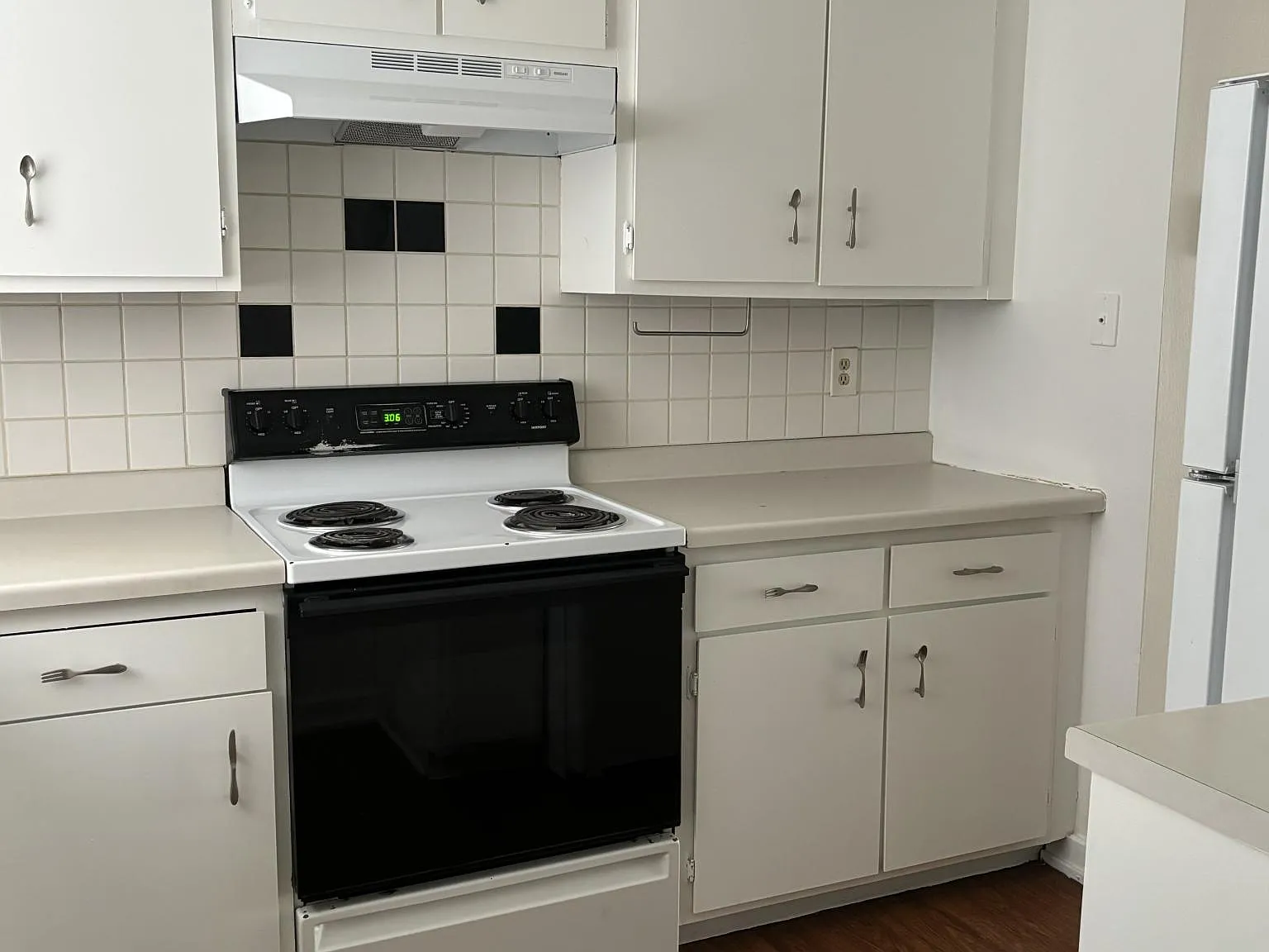 2 bed, 1.5 bath, 1200 sqft, $1,500 — Photo 3