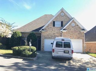 2704 Cross Bridge Ln, Vestavia, AL 35216