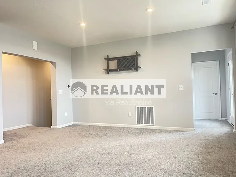 1373 Rubyhill Ln — Photo 14