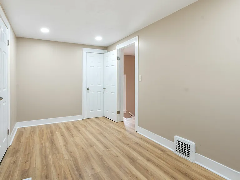 12805 Watterson Ave — Photo 12