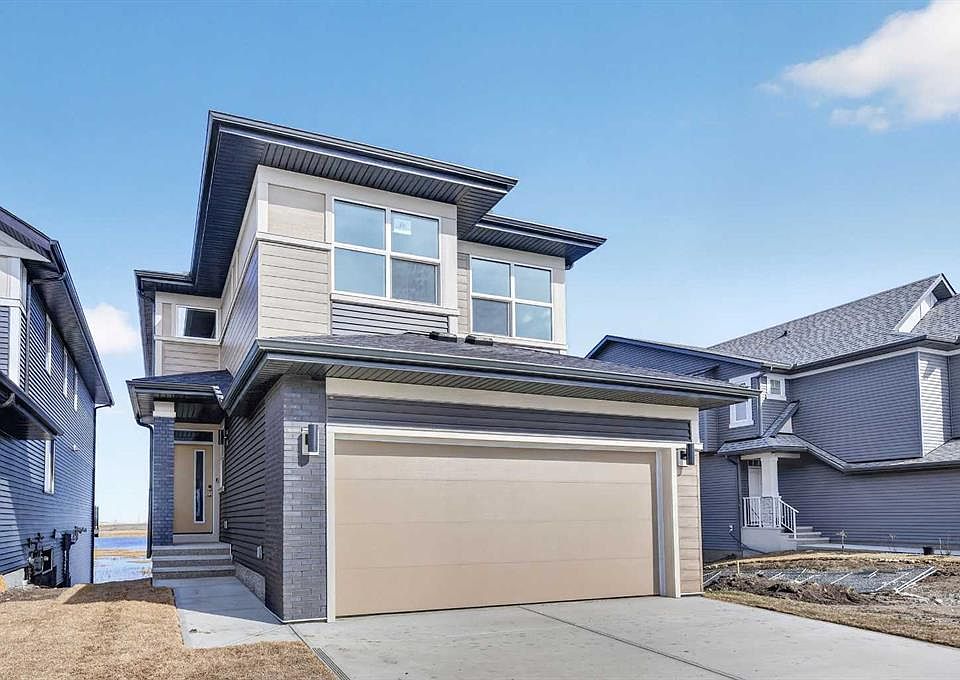 1st image of 211 NW Corner Glen Cres NE